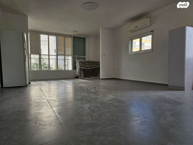 אליעזר בן יהודה 18