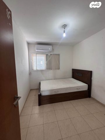 יצחק גרינבוים 28