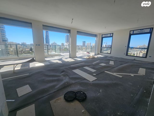 גג/ פנטהאוז, בת ים