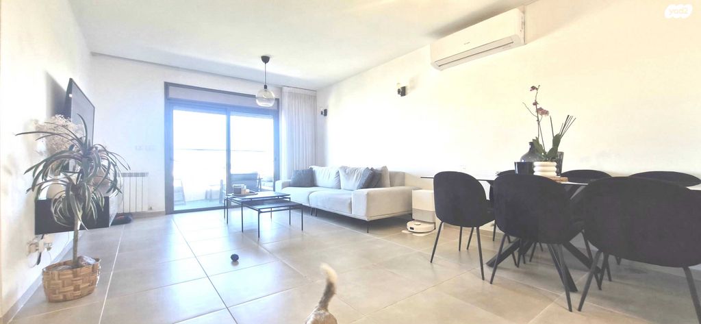 פרופ' יום טוב עסיס 