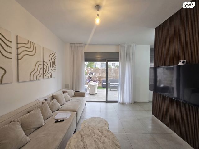 שרה אהרונסון 