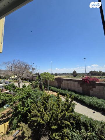 גיורא יוספטל 37