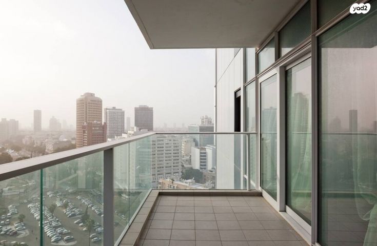 דרך מנחם בגין 