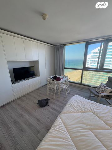 אלי לנדאו 60