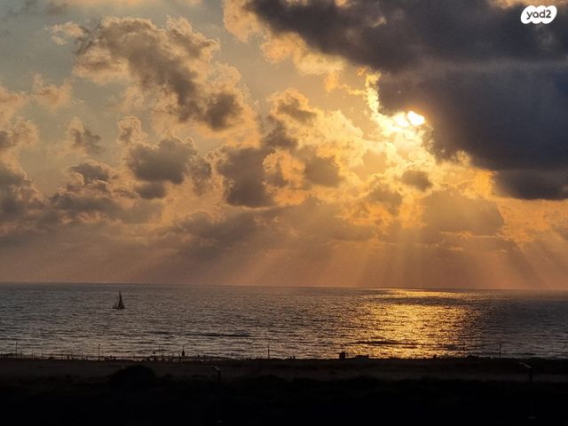 הגוש הגדול, רמת אביב החדשה, נופי ים