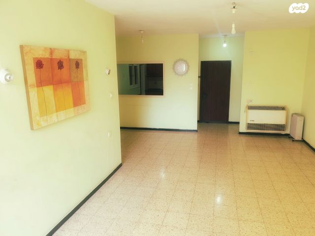 מרכז, קרית עבודה