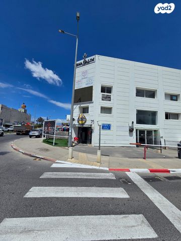 חנויות/ שטח מסחרי