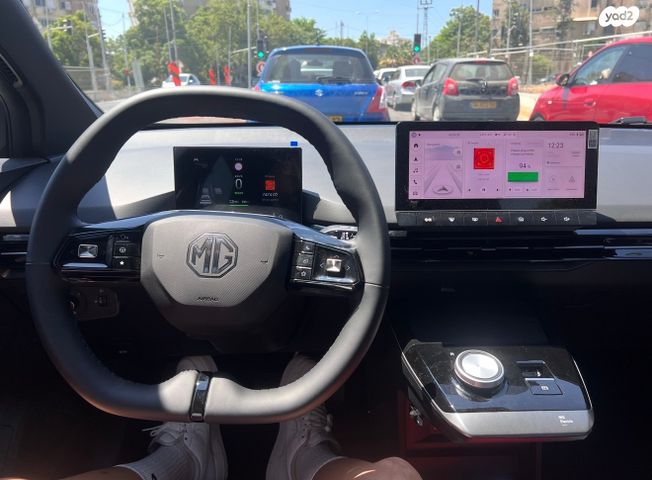 מודעת רכב אם ג'י MG4