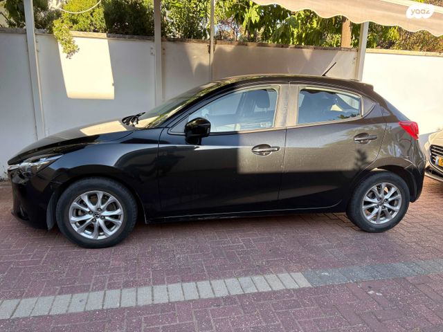 מודעת רכב מאזדה 2