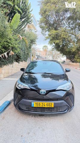 מודעת רכב טויוטה C-HR
