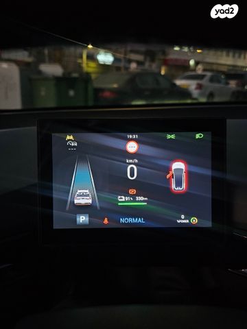 מודעת רכב אם ג'י MG4