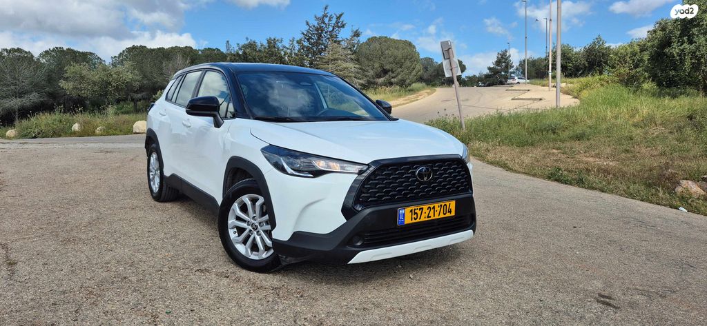 מודעת רכב טויוטה קורולה קרוס