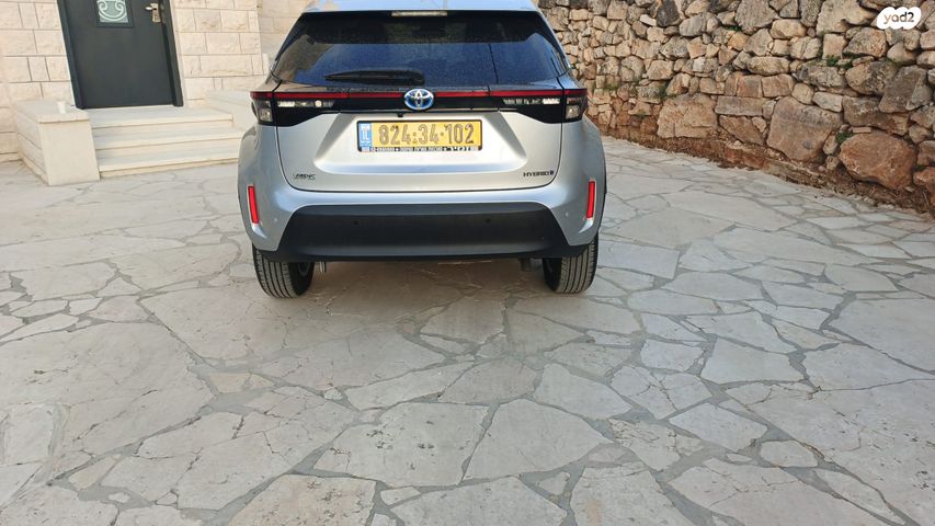 מודעת רכב טויוטה יאריס קרוס