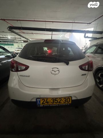 מודעת רכב מאזדה 2