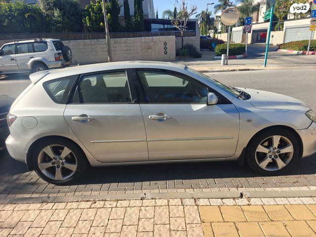 מודעת רכב מאזדה 3