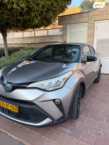 מודעת רכב טויוטה C-HR