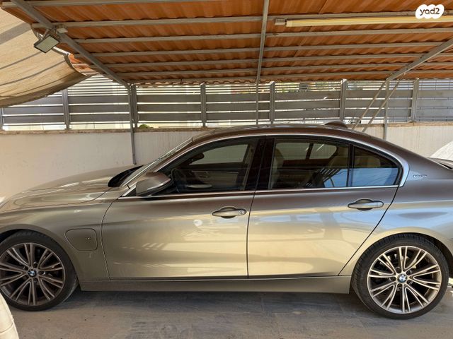 מודעת רכב ב מ וו סדרה 3