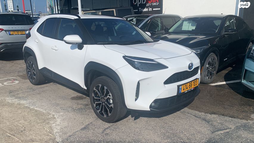 מודעת רכב טויוטה יאריס קרוס