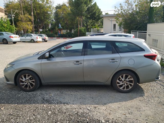 מודעת רכב טויוטה אוריס