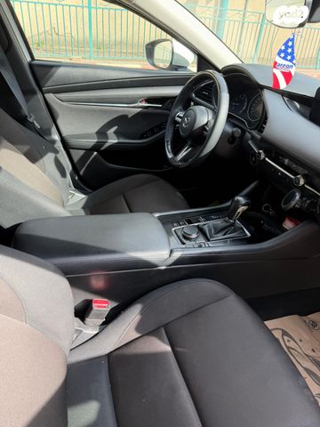 מודעת רכב מאזדה 3