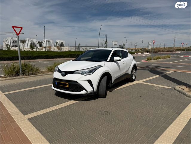 מודעת רכב טויוטה C-HR