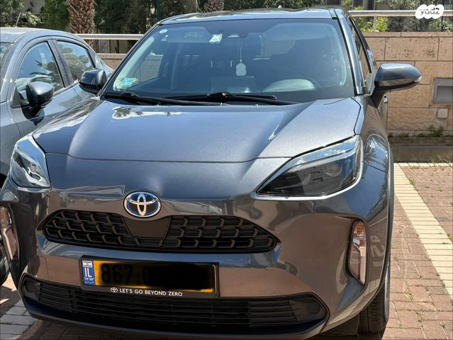 מודעת רכב טויוטה יאריס קרוס