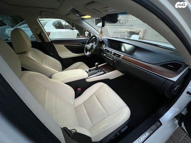 מודעת רכב לקסוס GS
