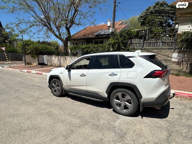 מודעת רכב טויוטה RAV4