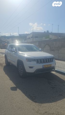 מודעת רכב ג'יפ גרנד צ'ירוקי