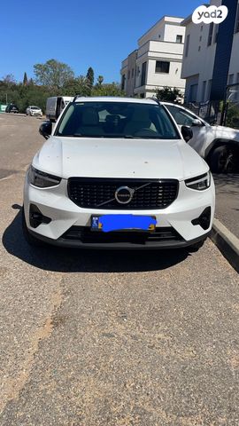 מודעת רכב וולוו XC40