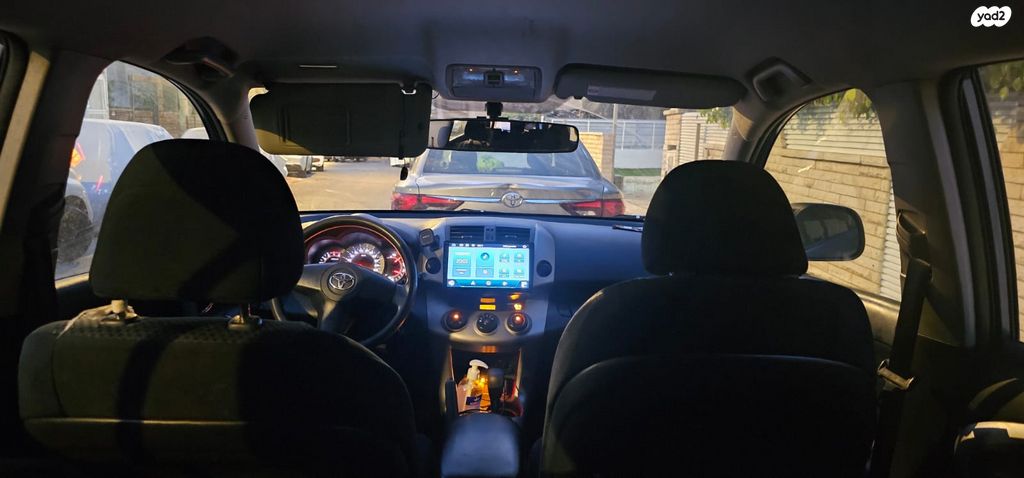 מודעת רכב טויוטה RAV4