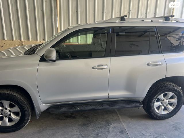 מודעת רכב טויוטה לנד קרוזר