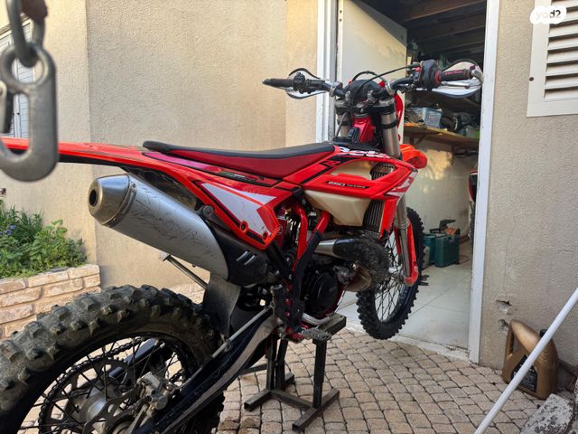 מודעת רכב בטא RR250