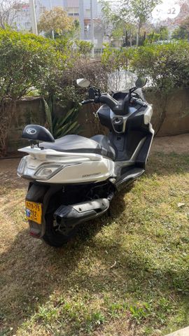 מודעת רכב קימקו דאון-טאון 350