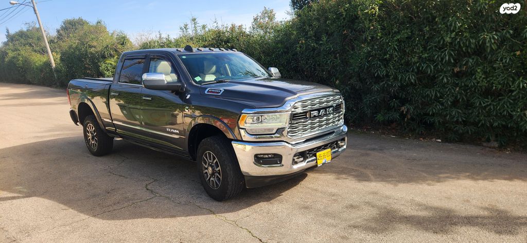 מודעת רכב דודג'