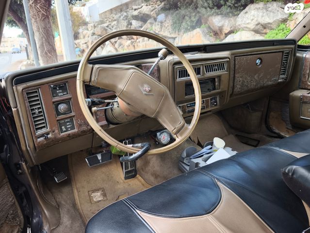 מודעת רכב קאדילק