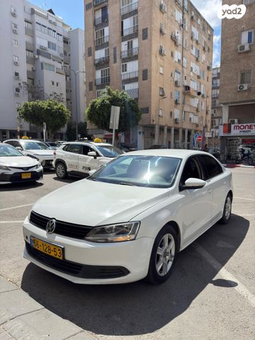 מודעת רכב פולקסווגן ג'טה 