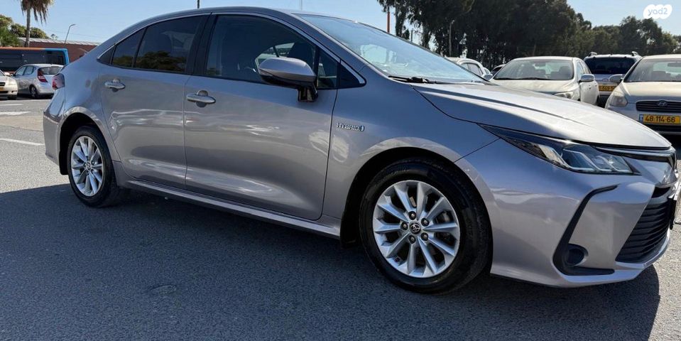 מודעת רכב טויוטה קורולה 2