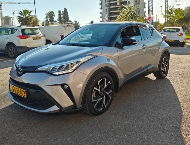 מודעת רכב טויוטה C-HR