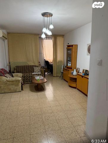 צבי הירשפלד 30