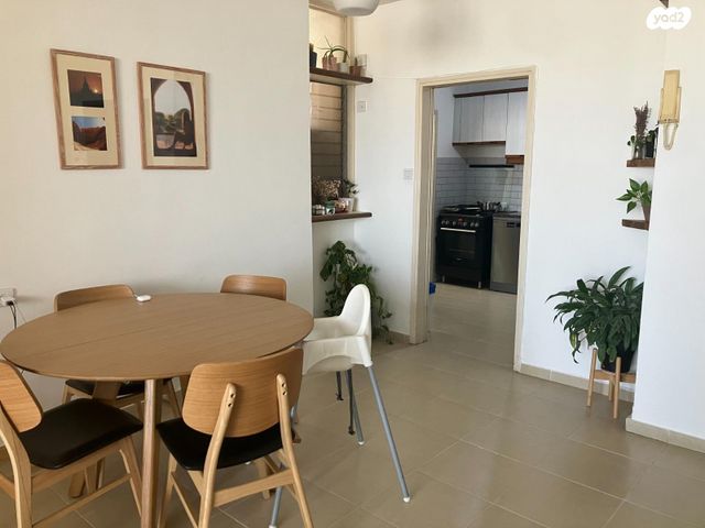 ד"ר אברהם אליהו הרכבי 17