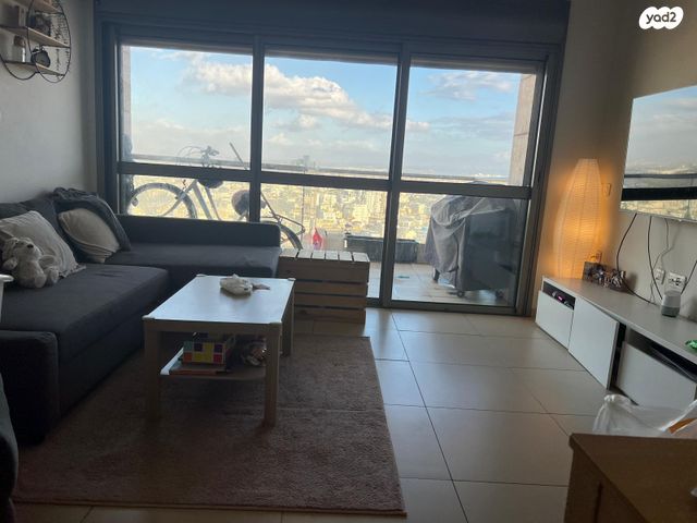 שדרת התמרים 9