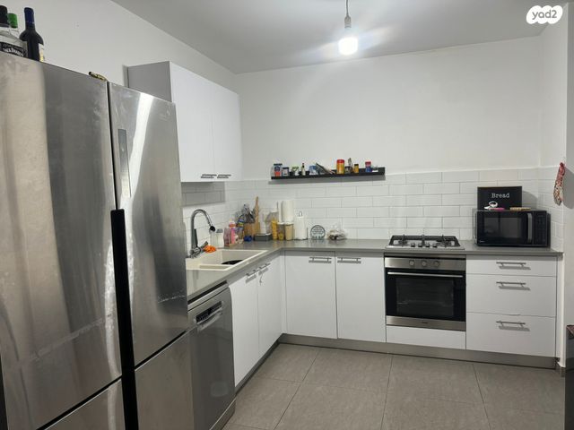 אורנה פורת 25