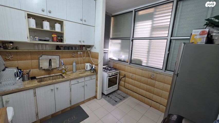 מונטיפיורי 8