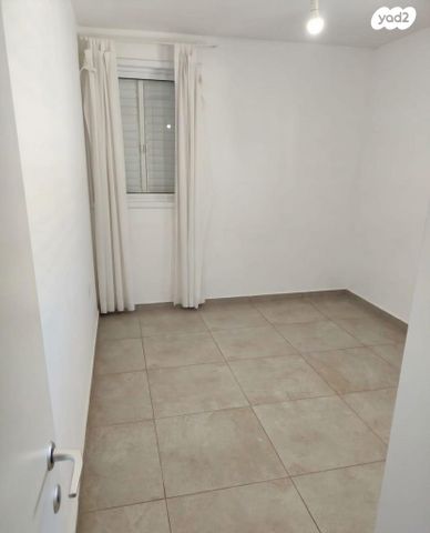 גיורא יוספטל 24