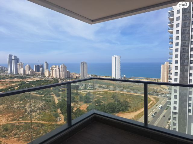 אמנון ליפקין שחק 