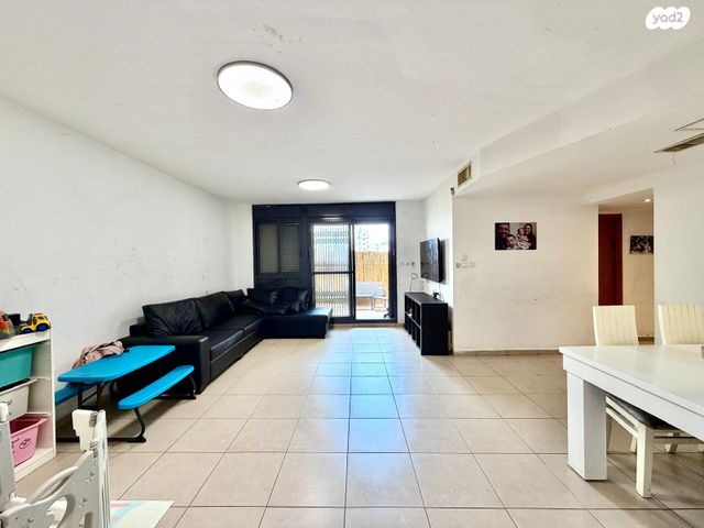 דרך דגניה 46