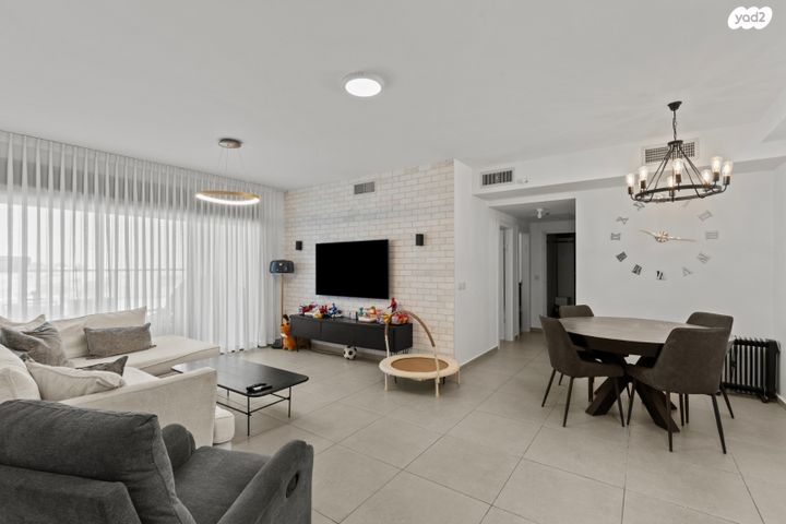 חצרות המושבה