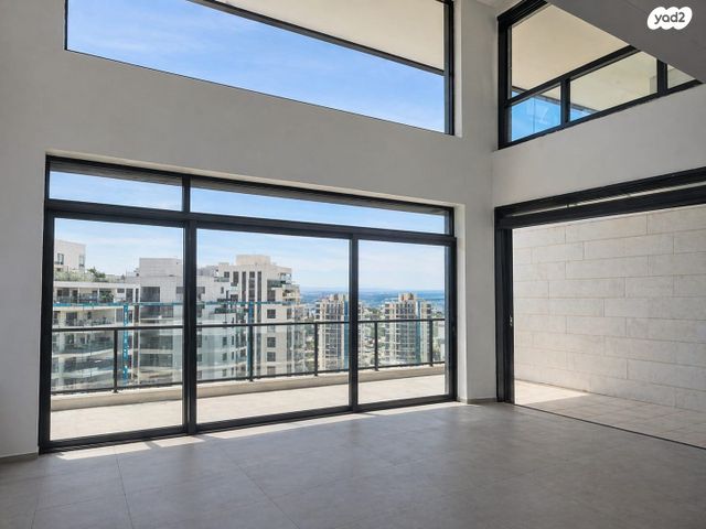 גג/ פנטהאוז, מתחם 1200, הוד השרון