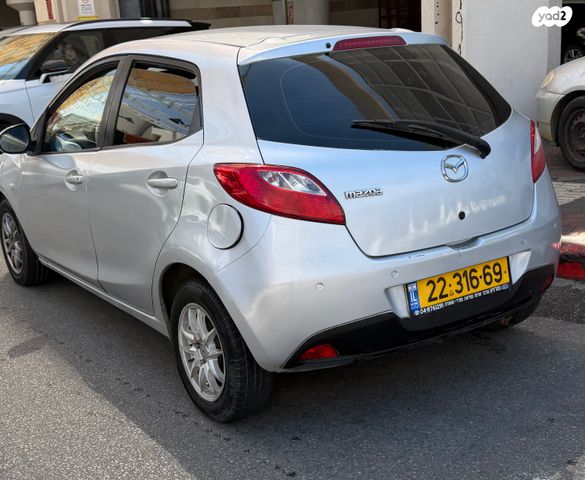 מודעת רכב מאזדה 2